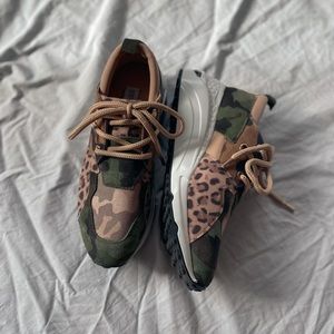 Steve Madden Cliff Khaki/Beige Sneakers